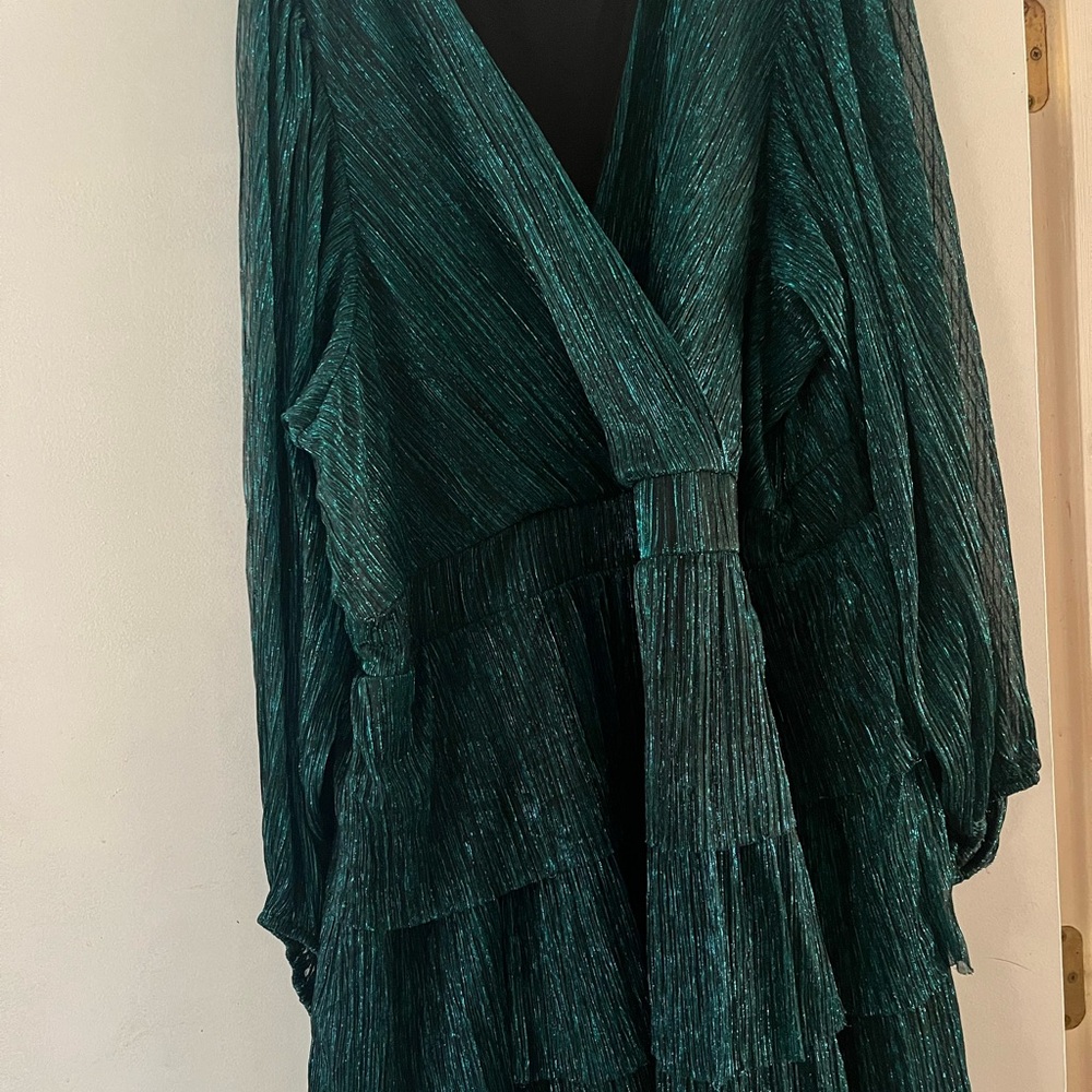 Elegant Green Pleated Dress